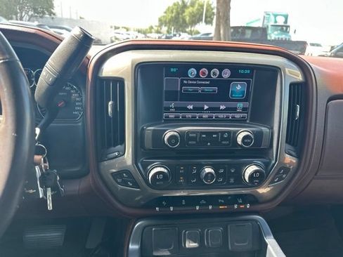 Used 2015 Chevrolet Silverado 1500 High Country w/ High Country Premium Package AWD/4WD image 11