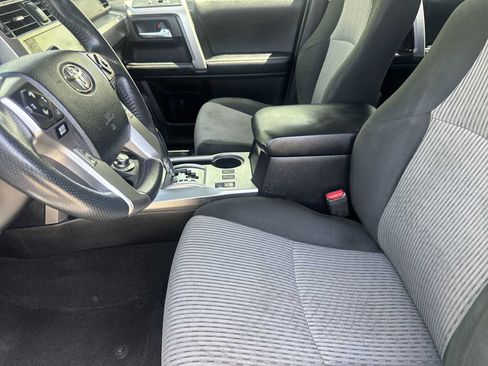 Used 2020 Toyota 4Runner SR5 AWD/4WD image 15