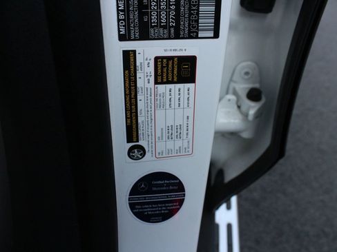 Used 2020 Mercedes-Benz GLE 350 4MATIC w/ Premium Package image 37