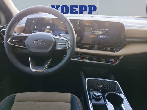 New 2026 Chevrolet Equinox ACTIV w/ Convenience Package III AWD/4WD image 12