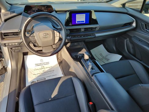 Used 2023 Toyota Prius XLE image 19