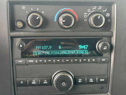Used 2024 Chevrolet Express 3500 LT w/ LT Preferred Equipment Group RWD image 21