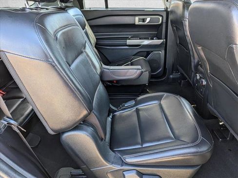 Used 2022 Ford Explorer XLT w/ Equipment Group 202A image 21