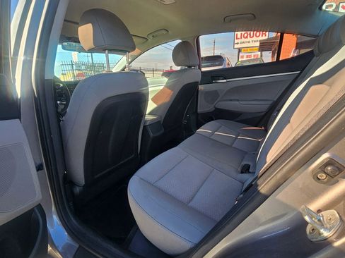 Used 2020 Hyundai Elantra SE FWD image 9