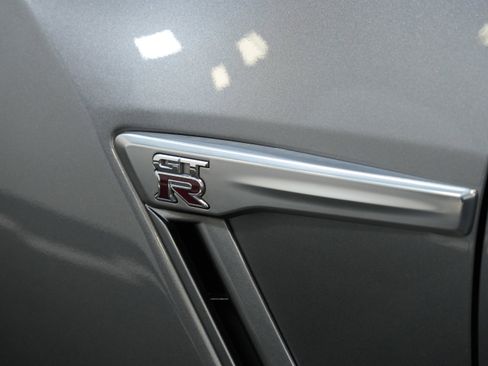 Used 2019 Nissan GT-R image 19