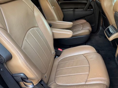 Used 2013 Buick Enclave Leather FWD image 12