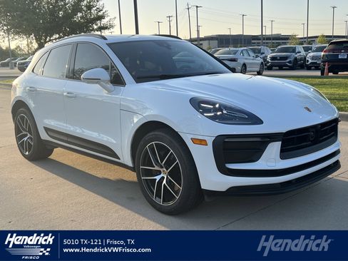 Used 2024 Porsche Macan image 1