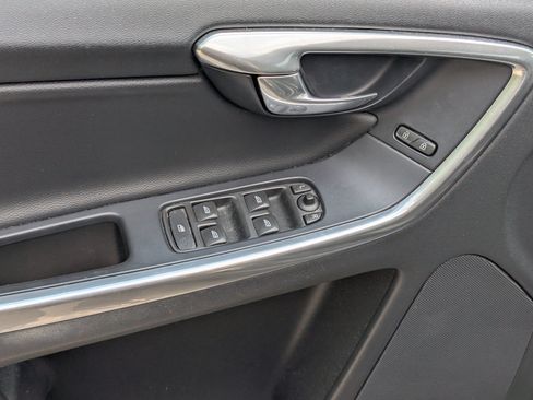 Used 2016 Volvo XC60 T5 w/ Proximity Package FWD image 15