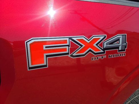 Used 2021 Ford F150 Lariat w/ Equipment Group 502A High AWD/4WD image 9