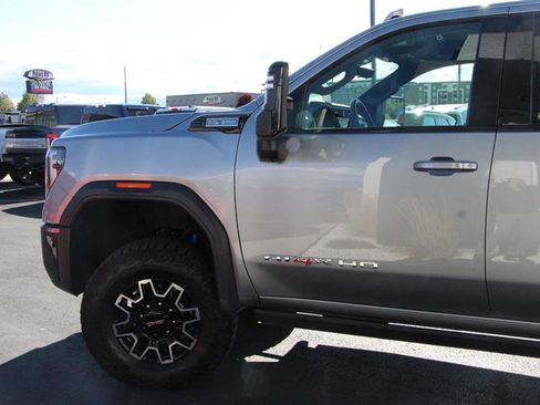 Used 2024 GMC Sierra 2500 AT4X image 4