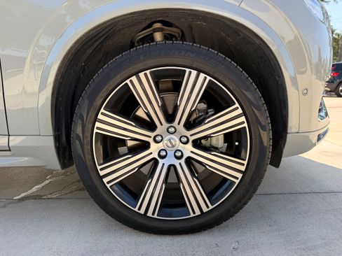 Certified 2025 Volvo XC90 T8 Plus w/ Protection Package Premier AWD/4WD image 9