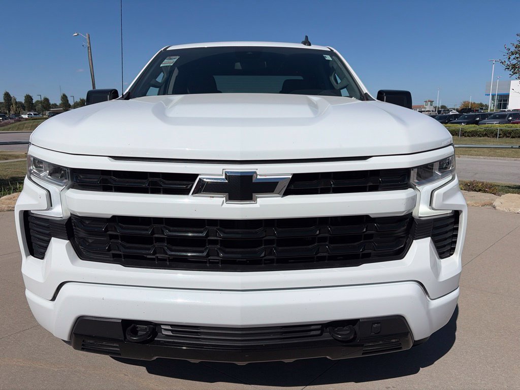 Used 2023 Chevrolet Silverado 1500 RST AWD/4WD image 3