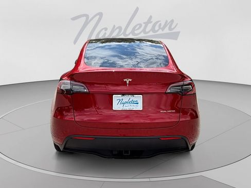 Used 2024 Tesla Model Y Long Range AWD/4WD image 4