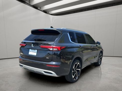 Used 2023 Mitsubishi Outlander SEL FWD image 5