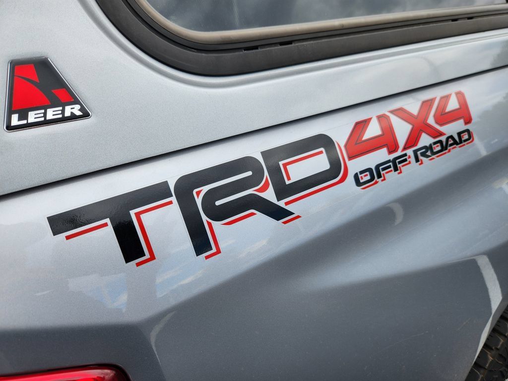 Used 2018 Toyota Tundra SR5 w/ TRD Off Road Package AWD/4WD image 13