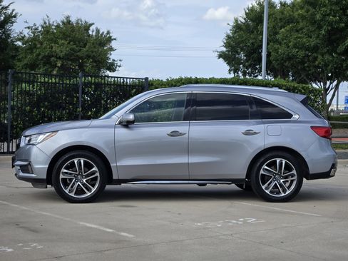 Used 2017 Acura MDX SH-AWD image 2