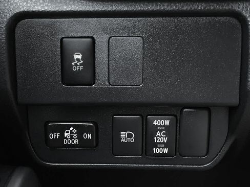 Used 2023 Toyota Tacoma TRD Sport w/ Technology Package AWD/4WD image 19
