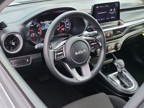 Used 2023 Kia Forte LXS image 7