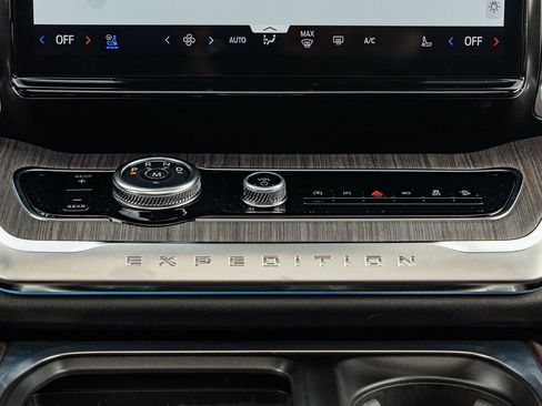 New 2026 Ford Expedition Platinum w/ Platinum Ultimate Package AWD/4WD image 29