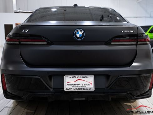 Used 2023 BMW i7 xDrive60 w/ Executive Package 2 AWD/4WD image 19