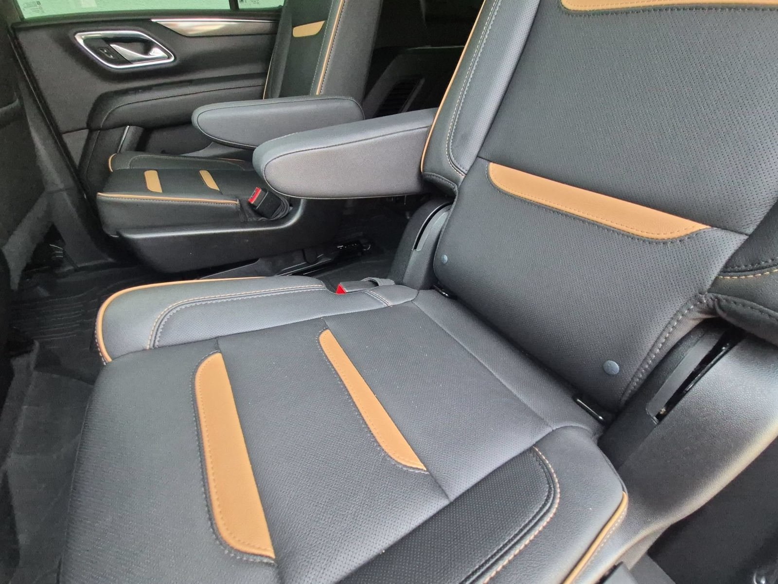 Used 2023 GMC Yukon AT4 w/ LPO, Floor Liner Package AWD/4WD image 29