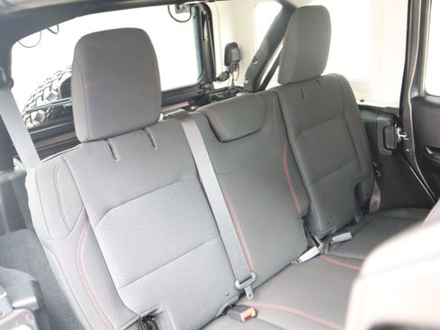 Used 2018 Jeep Wrangler Unlimited Rubicon w/ LED Lighting Group AWD/4WD image 42