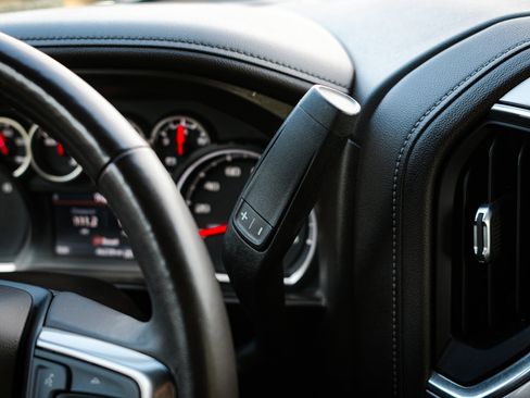 Used 2020 Chevrolet Silverado 1500 LTZ w/ LTZ Premium Package image 24