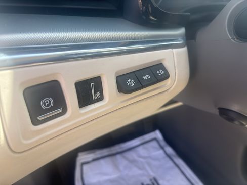 Used 2021 Cadillac XT5 Premium Luxury image 9