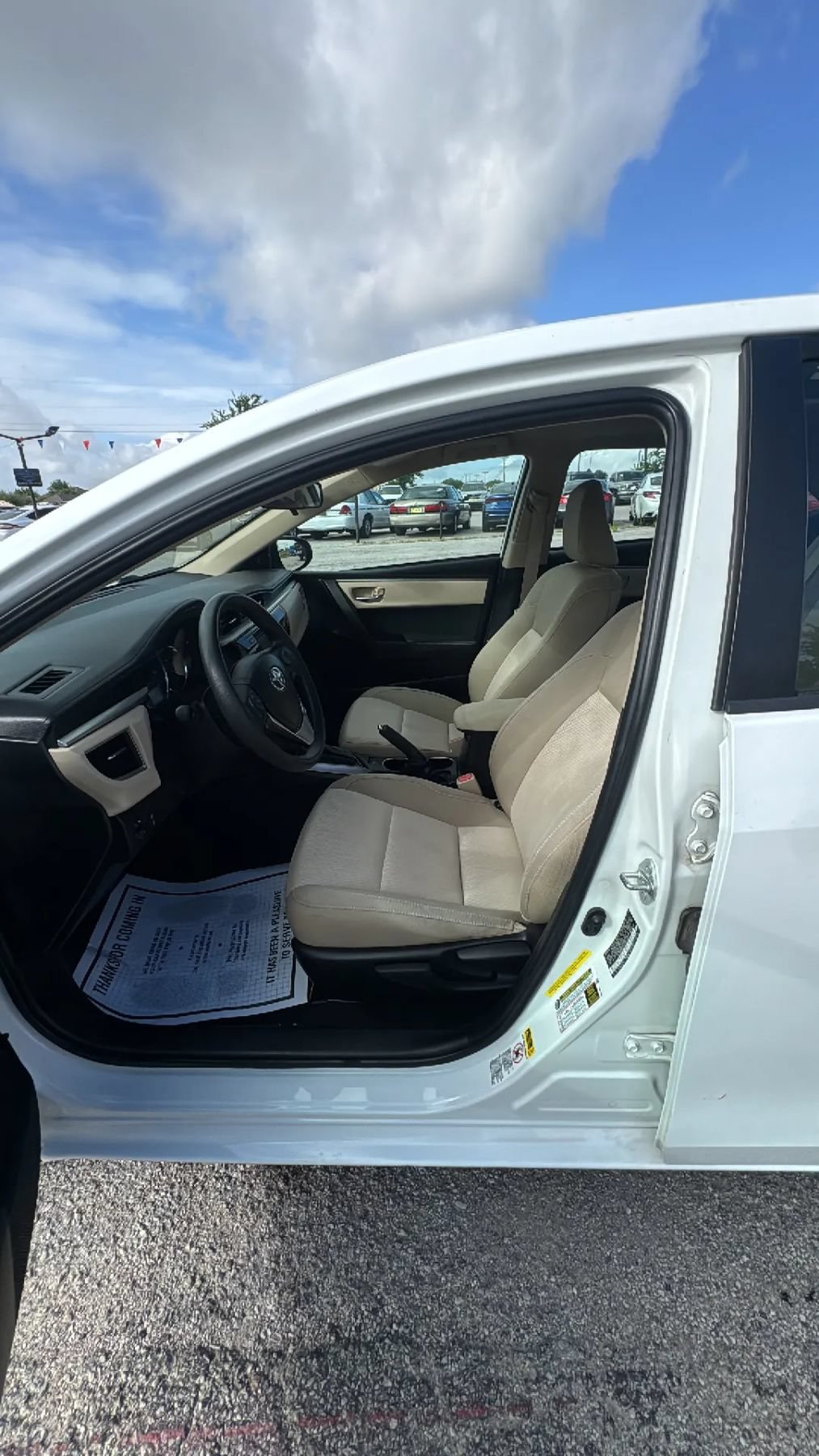 Used 2015 Toyota Corolla LE FWD image 10