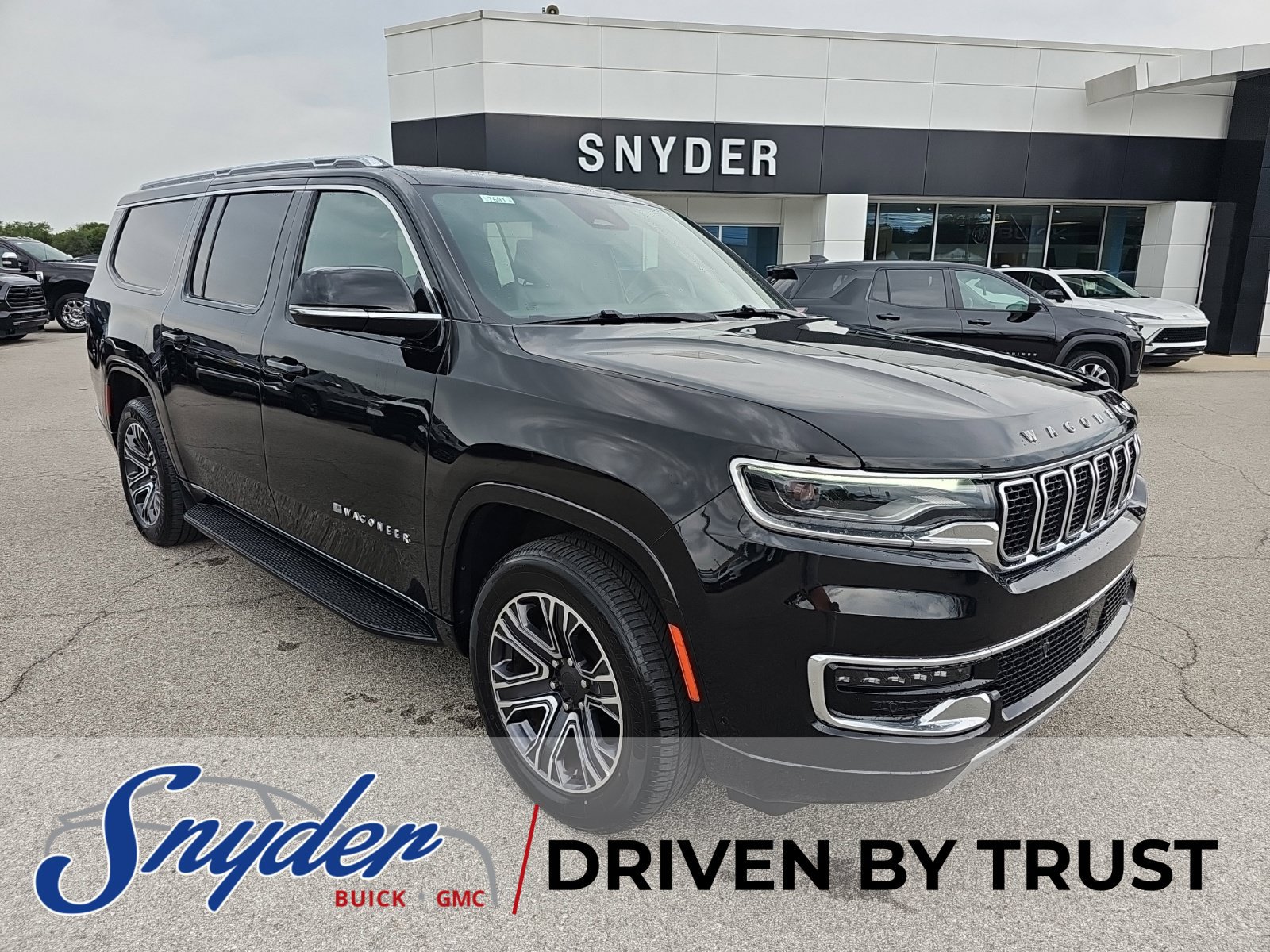 Used 2024 Jeep Wagoneer L Series II w/ Flexible Seating Group AWD/4WD image 33