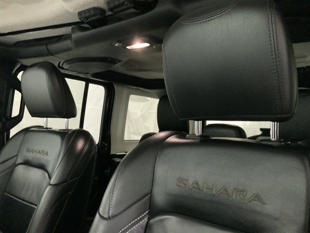 Used 2018 Jeep Wrangler Unlimited Sahara AWD/4WD image 29