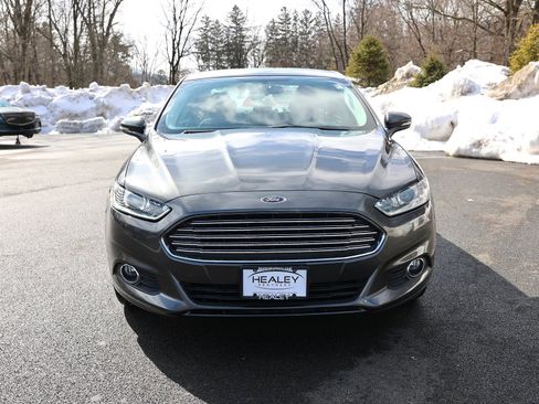 Used 2016 Ford Fusion SE image 2