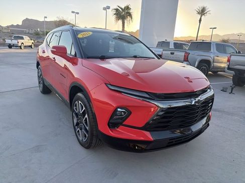 Used 2025 Chevrolet Blazer RS w/ Driver Confidence II Package FWD image 3
