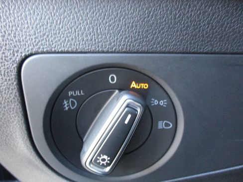 Used 2021 Volkswagen Tiguan SE R-Line FWD image 28