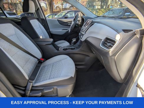 Used 2022 Chevrolet Equinox LS w/ LS Convenience Package image 8