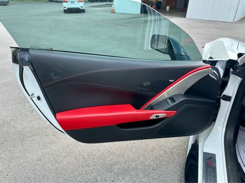 Used 2016 Chevrolet Corvette Z06 w/ 3LZ Preferred Equipment Group RWD image 9