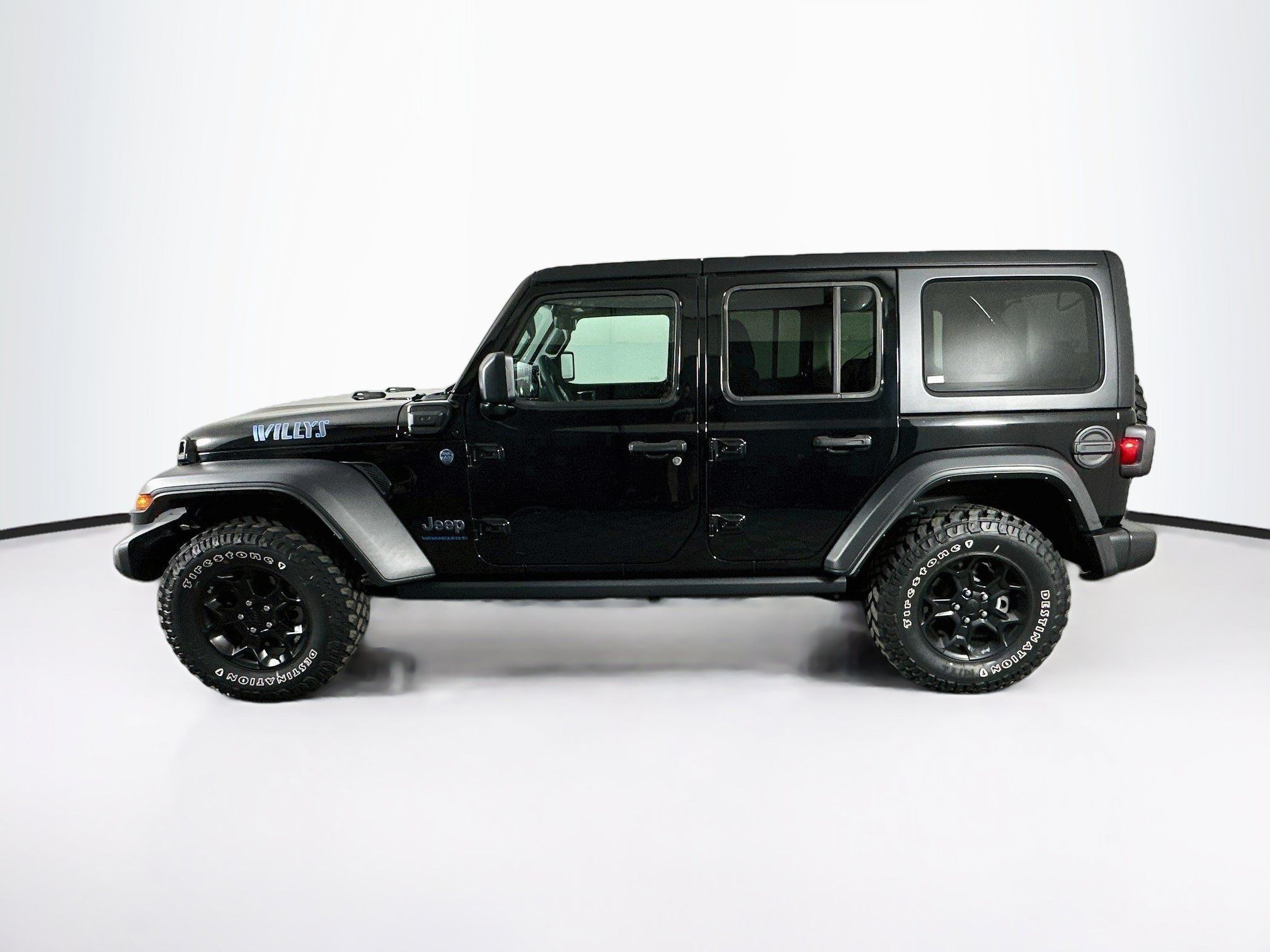 Used 2023 Jeep Wrangler Unlimited w/ Cold Weather Group AWD/4WD image 4