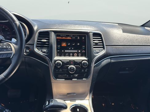 Used 2014 Jeep Grand Cherokee Limited AWD/4WD image 16