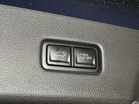 New 2026 Kia Carnival EX FWD image 7