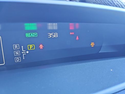 Used 2021 Toyota Prius Prime XLE w/ Carpet Mat Package (TMS) FWD image 21