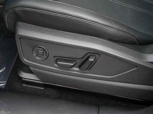 New 2025 Audi Q5 Premium Plus image 24