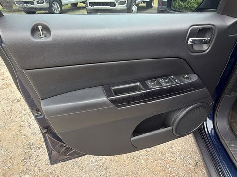 Used 2016 Jeep Patriot Sport w/ Power Value Group FWD image 14