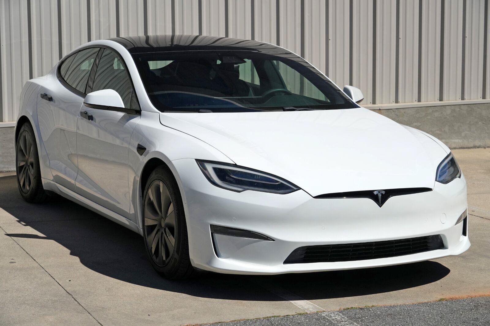 Used 2022 Tesla Model S AWD/4WD image 59