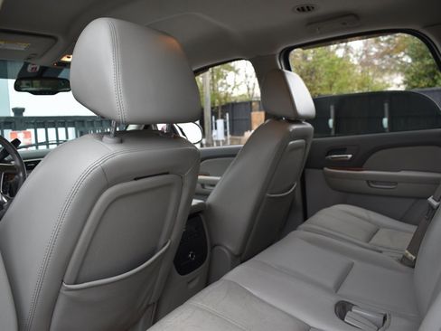 Used 2007 GMC Yukon SLT w/ SLT Preferred Equipment Group image 18