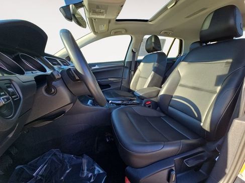 Used 2020 Volkswagen Golf 4-Door image 9