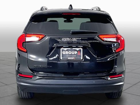 Used 2024 GMC Terrain SLT w/ Elevation Edition FWD image 4