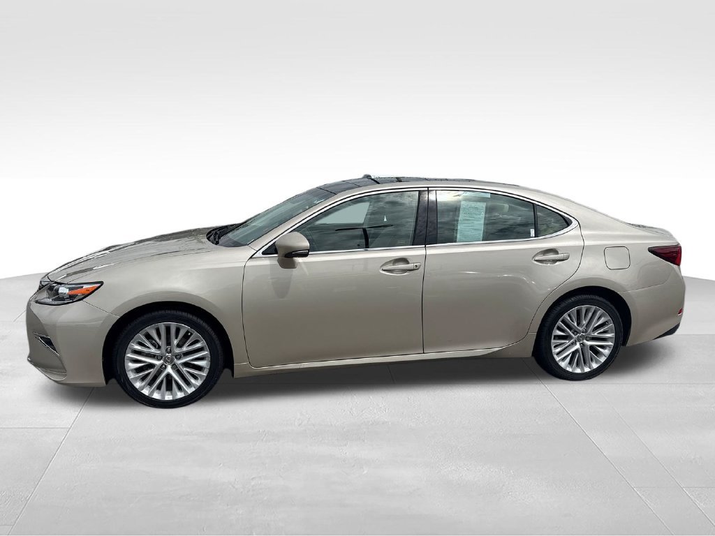 Used 2018 Lexus ES 350 w/ Luxury Package w/Wood Trim FWD image 2