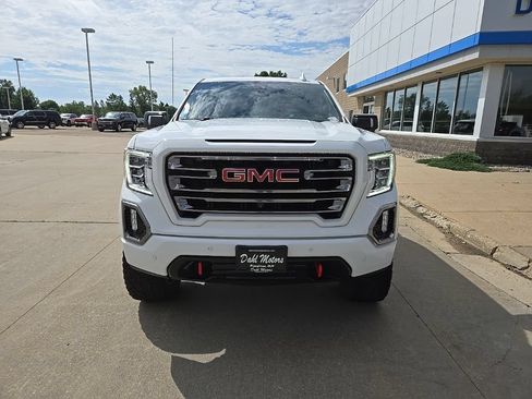 Used 2021 GMC Sierra 1500 AT4 w/ AT4 Premium Package AWD/4WD image 3