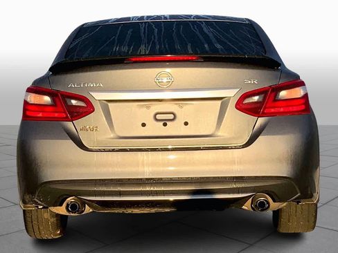 Used 2017 Nissan Altima 2.5 SR w/ Midnight Edition Package image 4