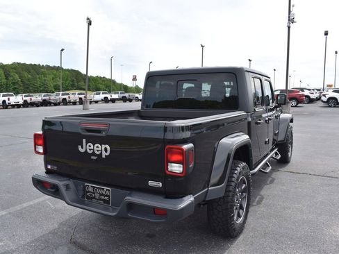 Used 2023 Jeep Gladiator Overland AWD/4WD image 7